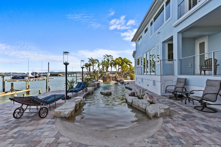 074-Back Pool Area