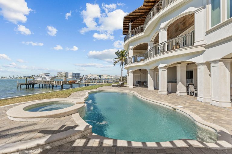 090-Pool & Spa